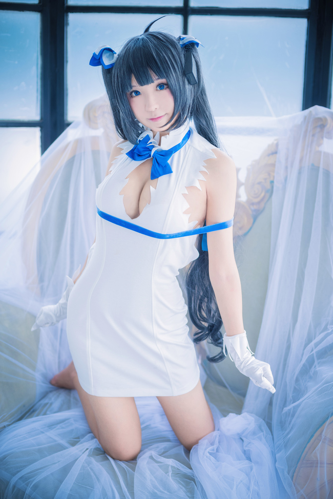 Glorious Hestia Cosplay By Yu Wei Haruhichan