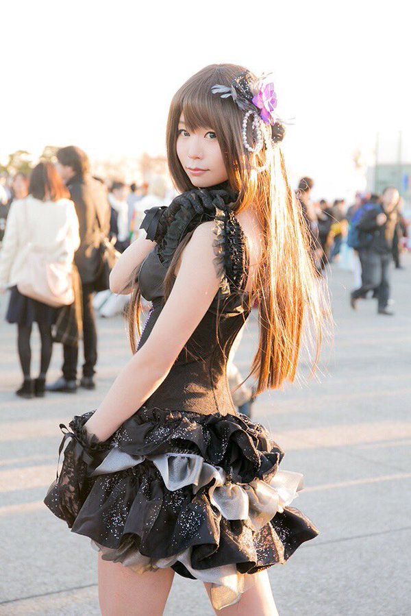 Forget Comics, These Cosplayers Will Warm Your Heart at Comiket 8935