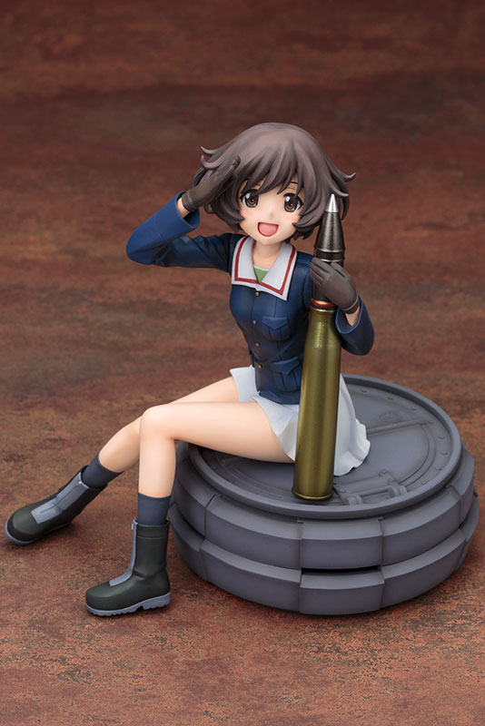Girls und Panzer's Fluffy Haired Tank Otaku Yukari Akiyama 1 8 scale Complete Figure 00