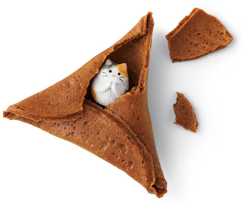 Japan Serves up Feline Fortune Cookies for Cat Lovers Everywhere 4