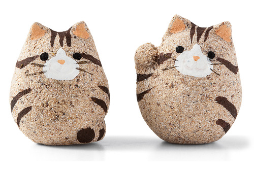 Japan Serves up Feline Fortune Cookies for Cat Lovers Everywhere 6