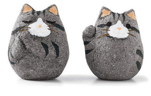 Japan Serves up Feline Fortune Cookies for Cat Lovers Everywhere 7