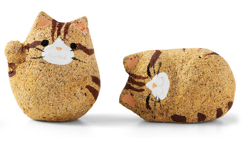 Japan Serves up Feline Fortune Cookies for Cat Lovers Everywhere 8