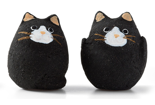 Japan Serves up Feline Fortune Cookies for Cat Lovers Everywhere 9