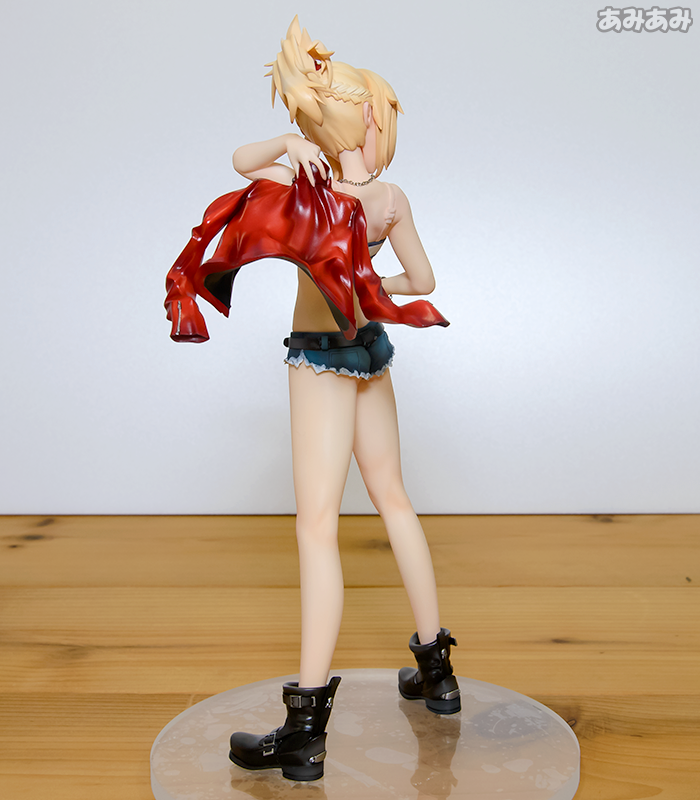 Saber's Daughter Joins the Holy Grail War in New Aquamarine Scale Figure 13