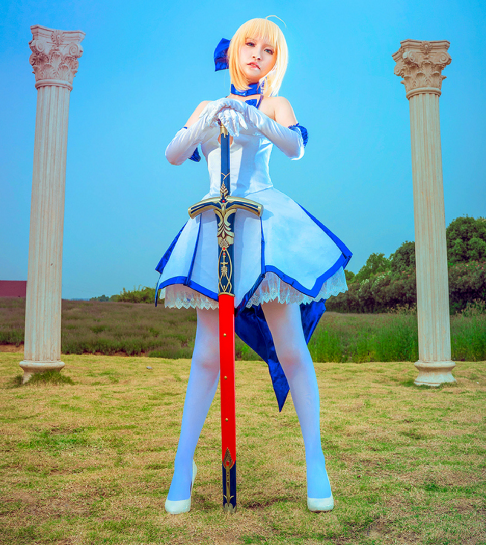 This Saber Lily Cosplayer Will Capture Your Heart in 10th Anniversery Type-Moon Photoset 14