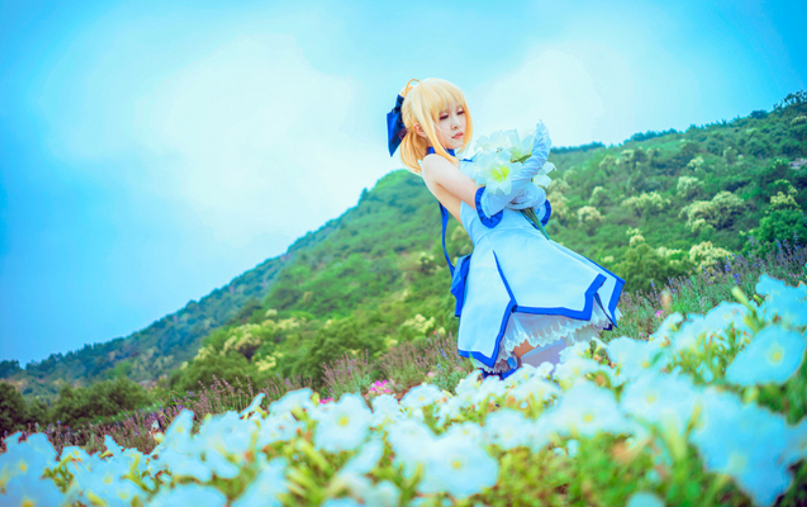 This Saber Lily Cosplayer Will Capture Your Heart in 10th Anniversery Type-Moon Photoset 8