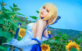 This Saber Lily Cosplayer Will Capture Your Heart in Type-Moon Tribute