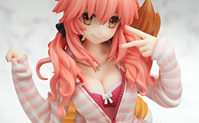 Caster’s Thigh Highs Look Great in Casual Wear